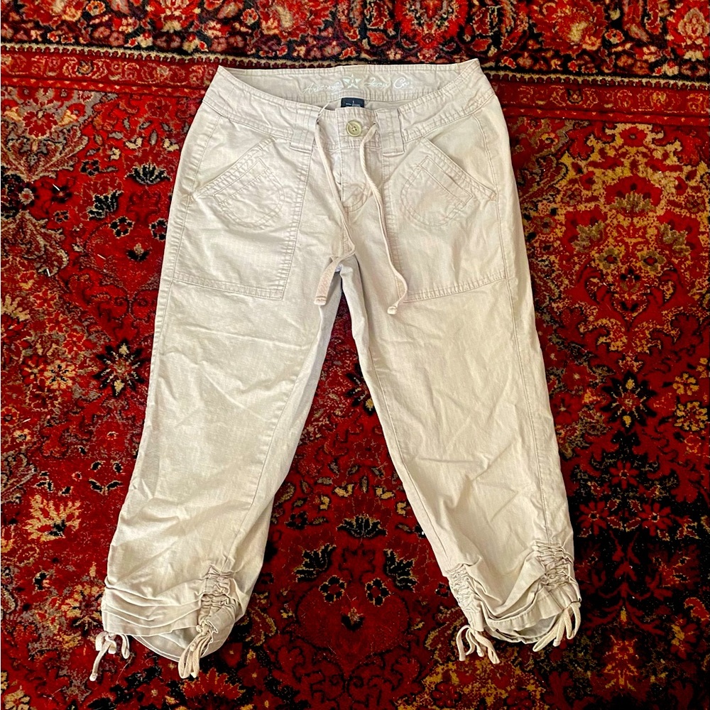 Tan capris